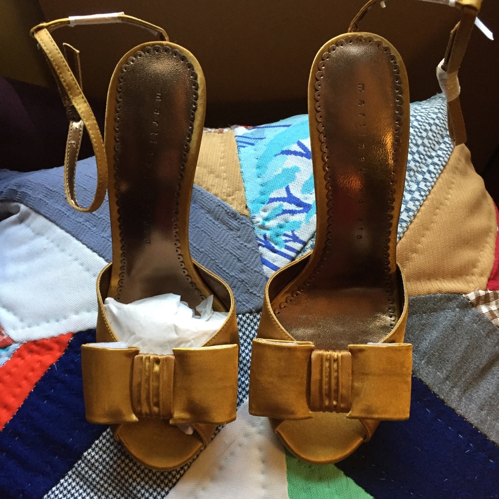 the perfect little mustard bow heel